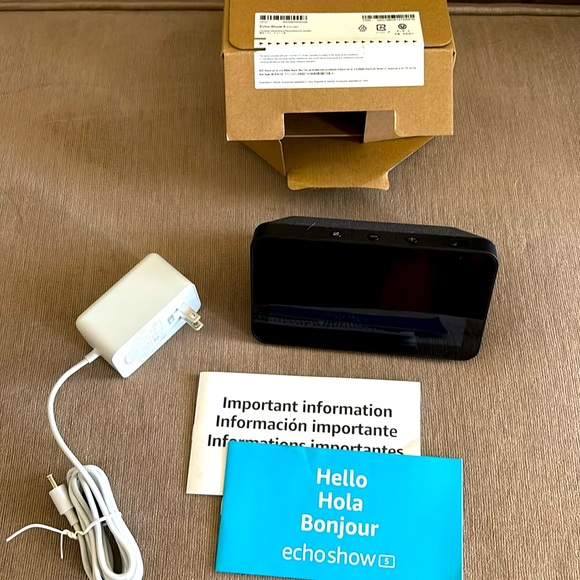 Amazon Echo Show 5 2nd  Generation Refurbished New in Box - Picture 1 of 4